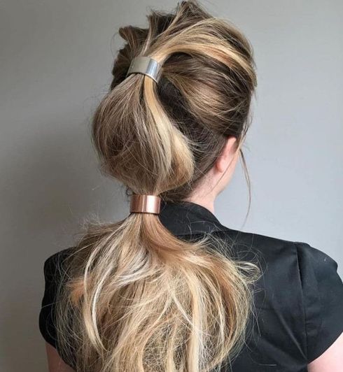 How do you do a poofy ponytail?