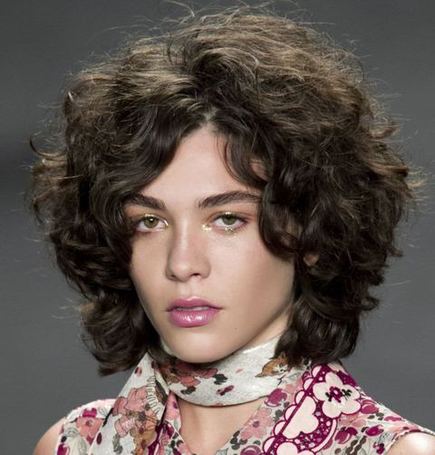 Fine hair curly shoulder length hairstyle 2021-2022