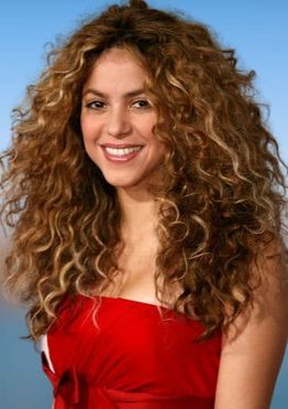Shakira hairstyles, haircuts and hair colors 2021-2022