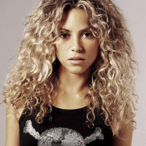 Shakira's hairstyles, haircuts and hair colors in 2021-2022
