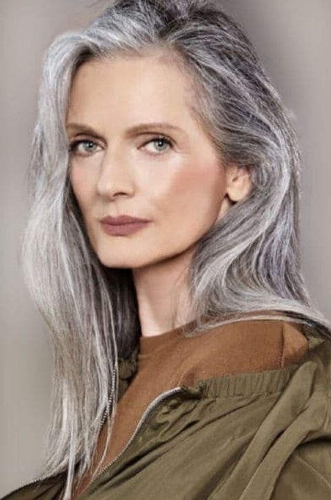 Easy And Cool Long Hairstyles For Women Over 60 In 2021 2022 Reverasite